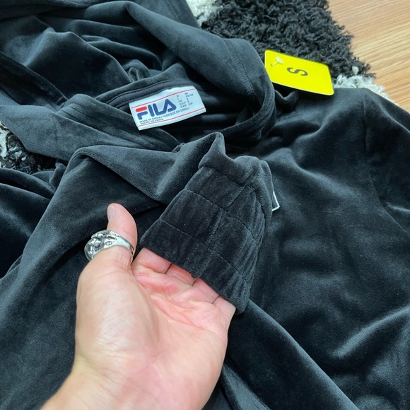 NWT Women’s Size Small Fila Velour Half-Zip Fleece Logo Print Hoodie In Black - Picture 10 of 12